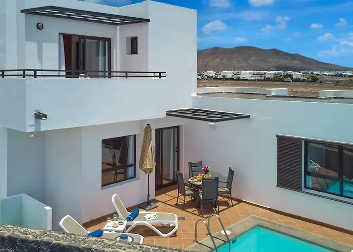 Casa Maria Duplex With Sea & Mountain Views, 15 Minutes Walk From The Marina Rubicon