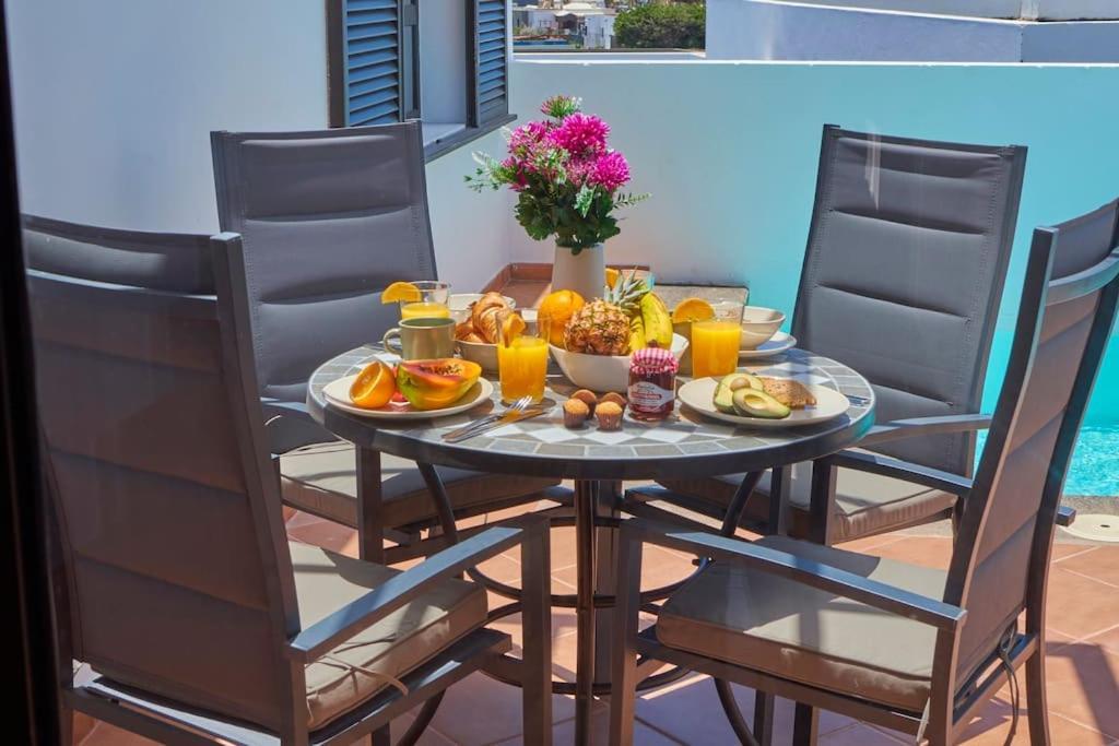 Hébergement de vacances Casa Maria Duplex With Sea & Mountain Views, 15 Minutes Walk From The Marina Rubicon Playa Blanca (Lanzarote)