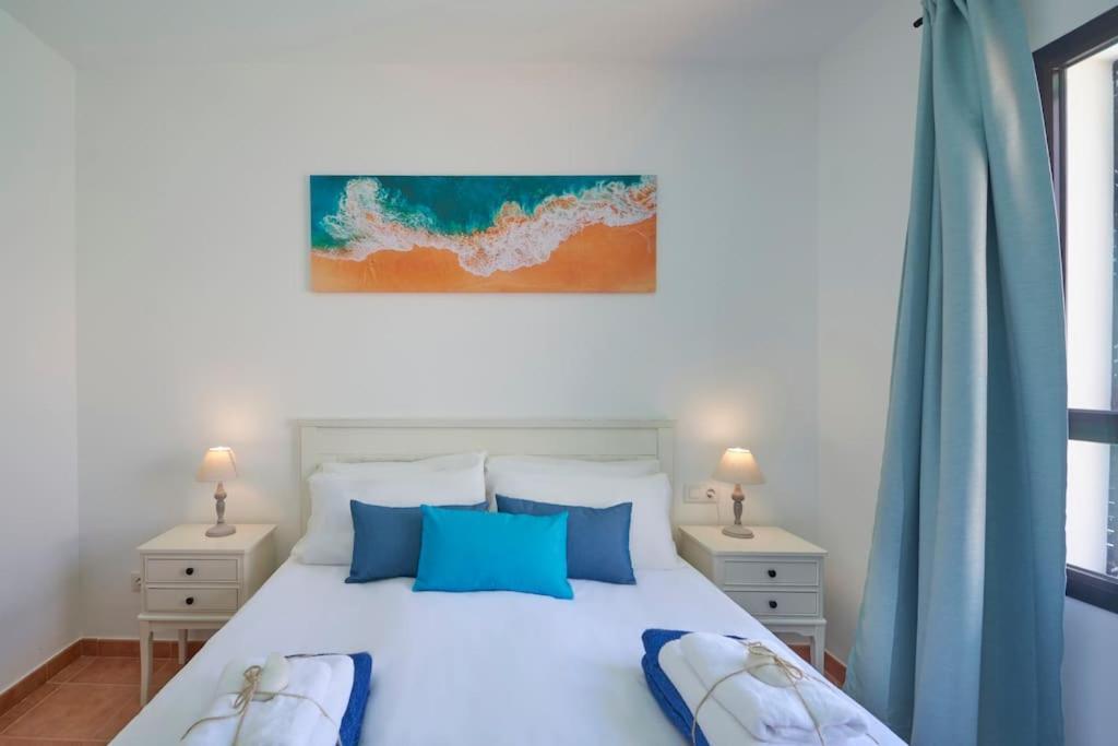 Casa Maria Duplex With Sea & Mountain Views, 15 Minutes Walk From The Marina Rubicon *