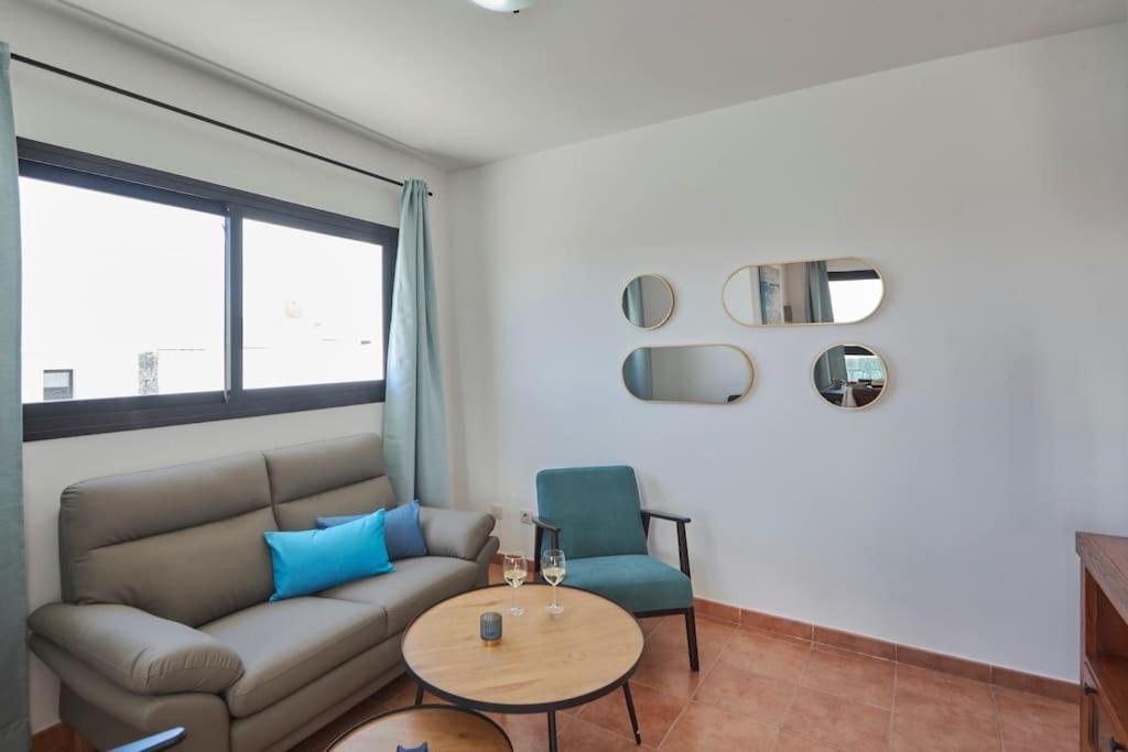 Casa Maria Duplex With Sea & Mountain Views, 15 Minutes Walk From The Marina Rubicon Playa Blanca (Lanzarote)