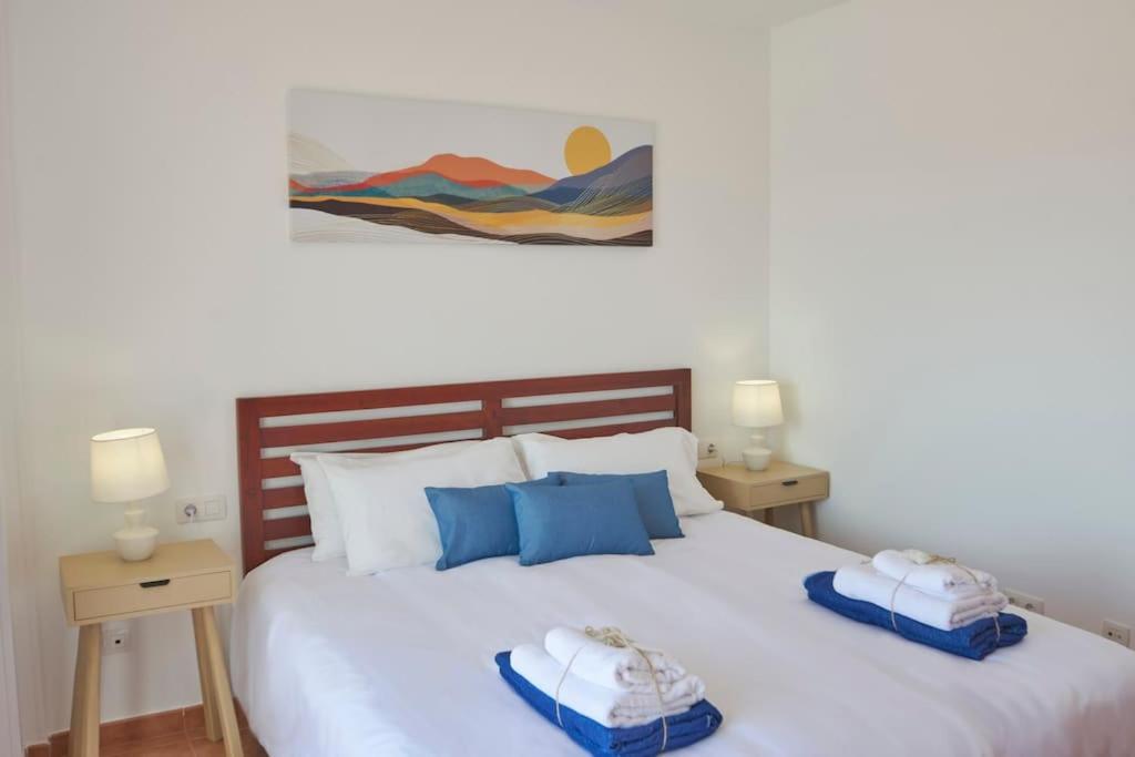 Casa Maria Duplex With Sea & Mountain Views, 15 Minutes Walk From The Marina Rubicon Holiday home