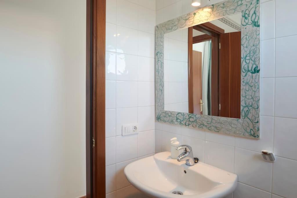 Holiday home Casa Maria Duplex With Sea & Mountain Views, 15 Minutes Walk From The Marina Rubicon Playa Blanca (Lanzarote)
