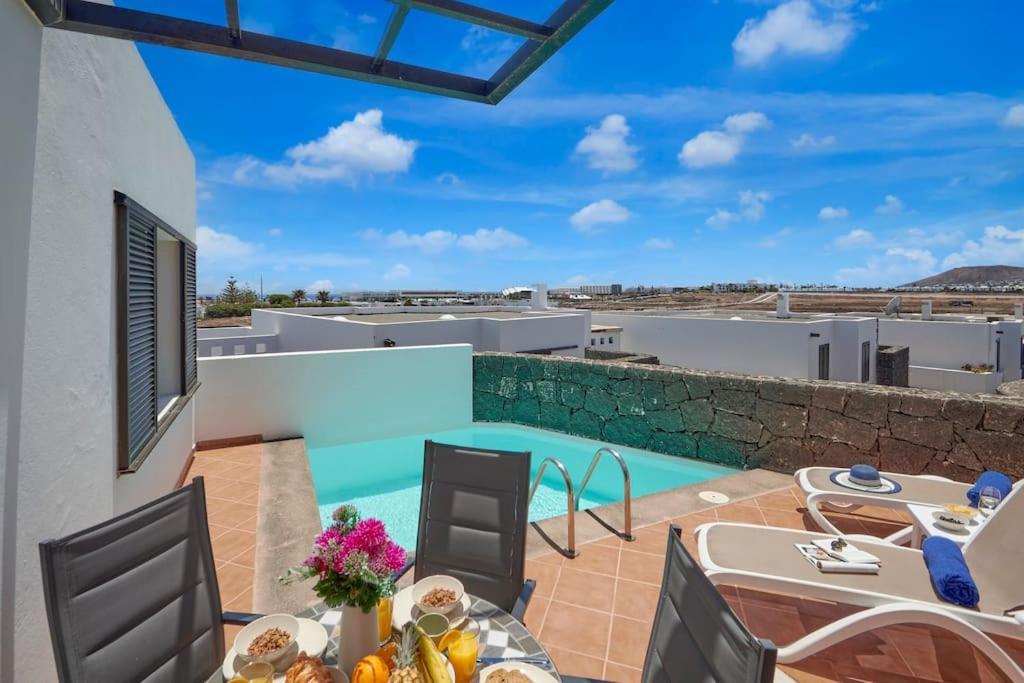 Casa Maria Duplex With Sea & Mountain Views, 15 Minutes Walk From The Marina Rubicon Playa Blanca (Lanzarote)