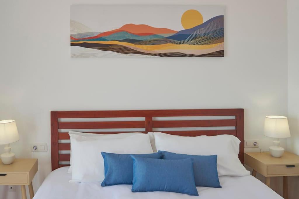 Casa Maria Duplex With Sea & Mountain Views, 15 Minutes Walk From The Marina Rubicon