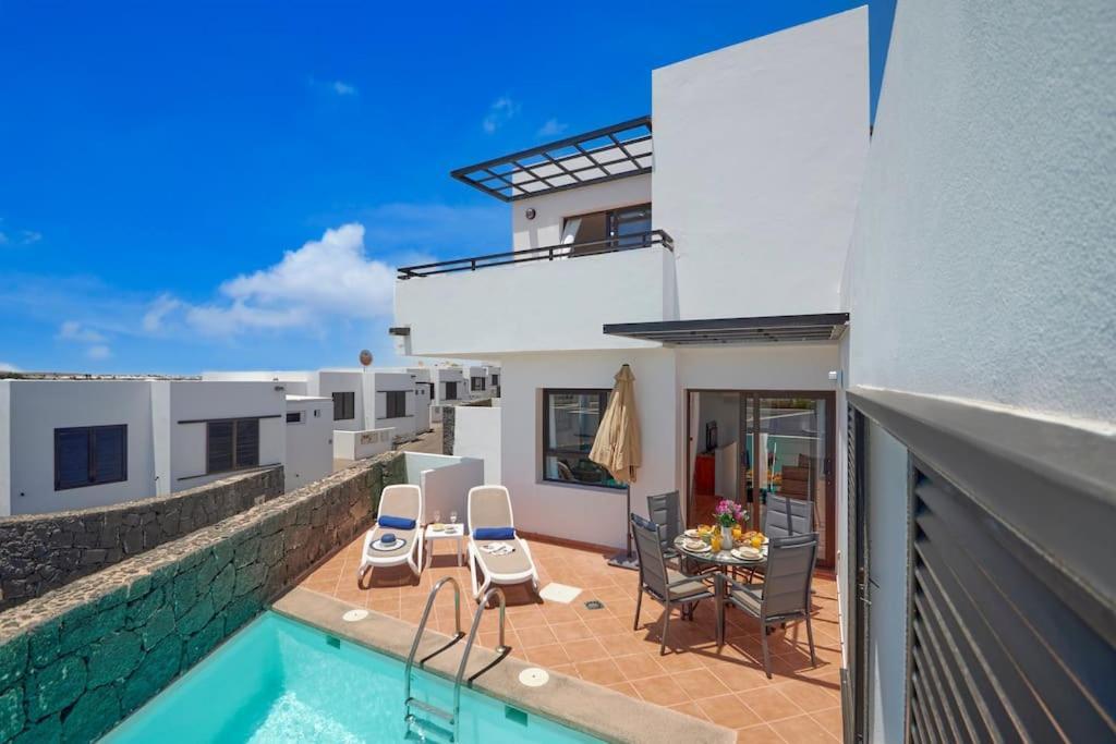 Casa Maria Duplex With Sea & Mountain Views, 15 Minutes Walk From The Marina Rubicon