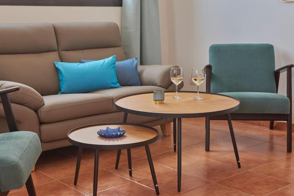 Holiday home Casa Maria Duplex With Sea & Mountain Views, 15 Minutes Walk From The Marina Rubicon Playa Blanca (Lanzarote)